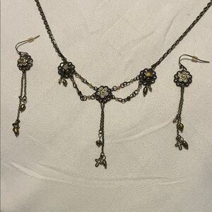 *NEW NO TAG* Elegant Gold and Silver Floral Jewelry Set
